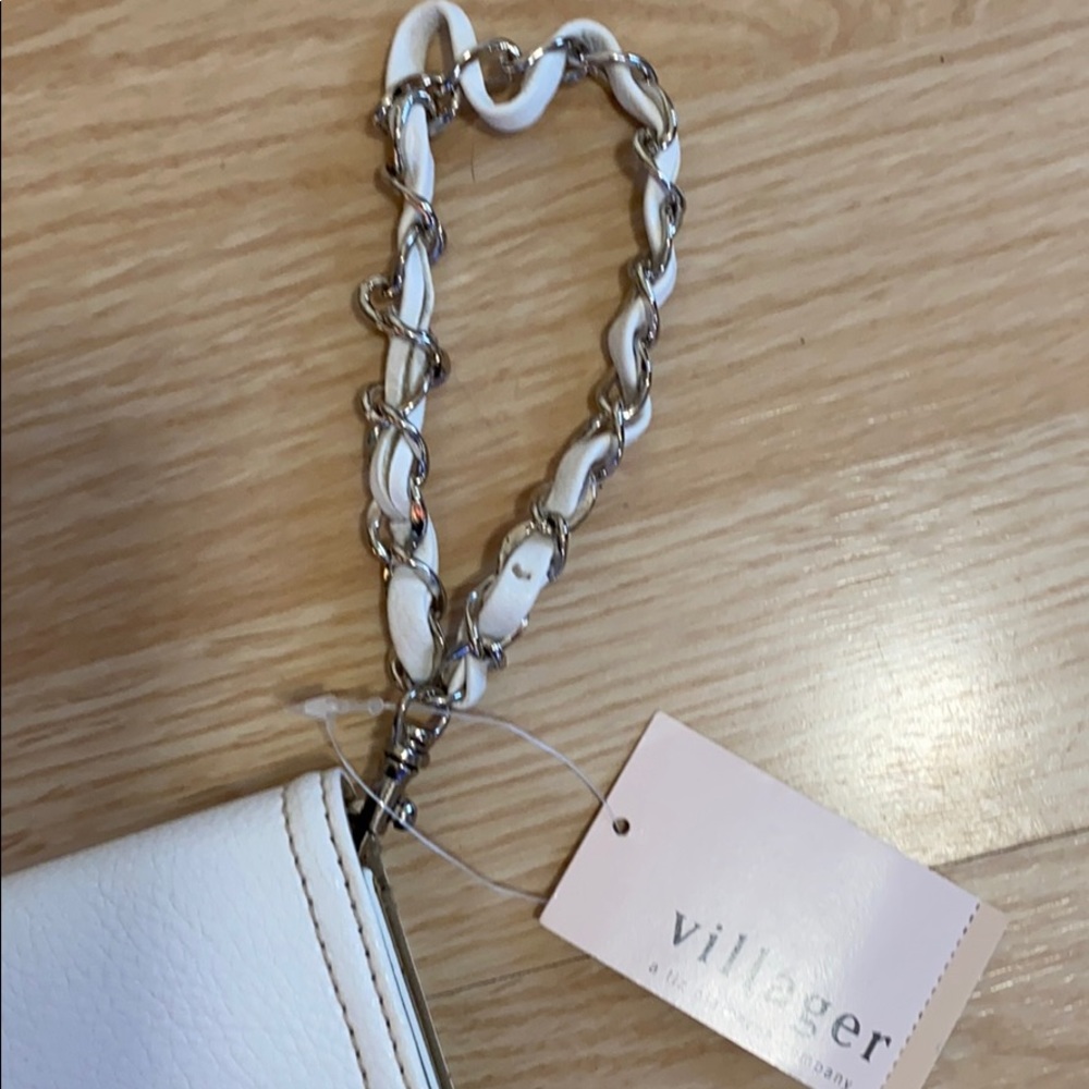 Villager ‘It Wristlet’ - Picture 2 of 10